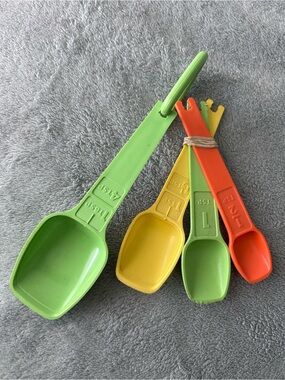 Tupperware Measuring Spoons